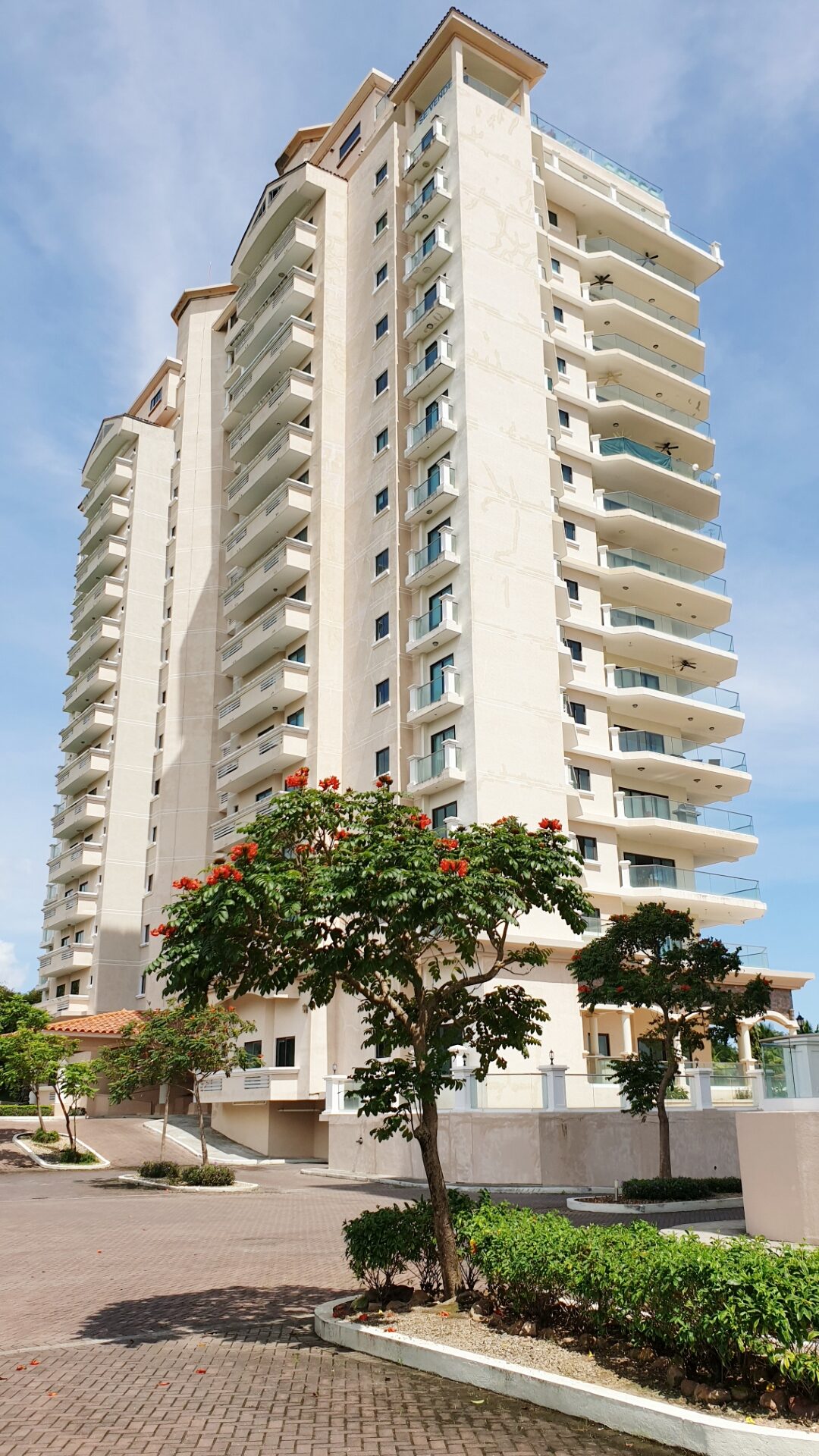 PENTHOUSE IN VISTA MAR GOLF & BEACH RESORT FOR SALE PH Las Olas I