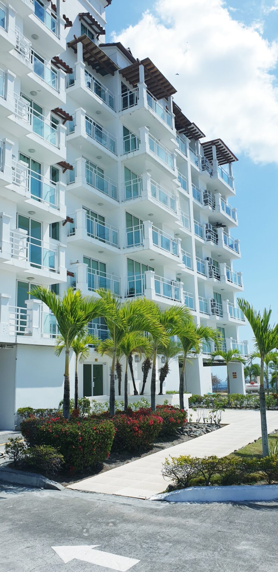 COZY APARTMENT, 5 MINUTE WALK TO THE BEACH, FOR SALE IN SAN CARLOS