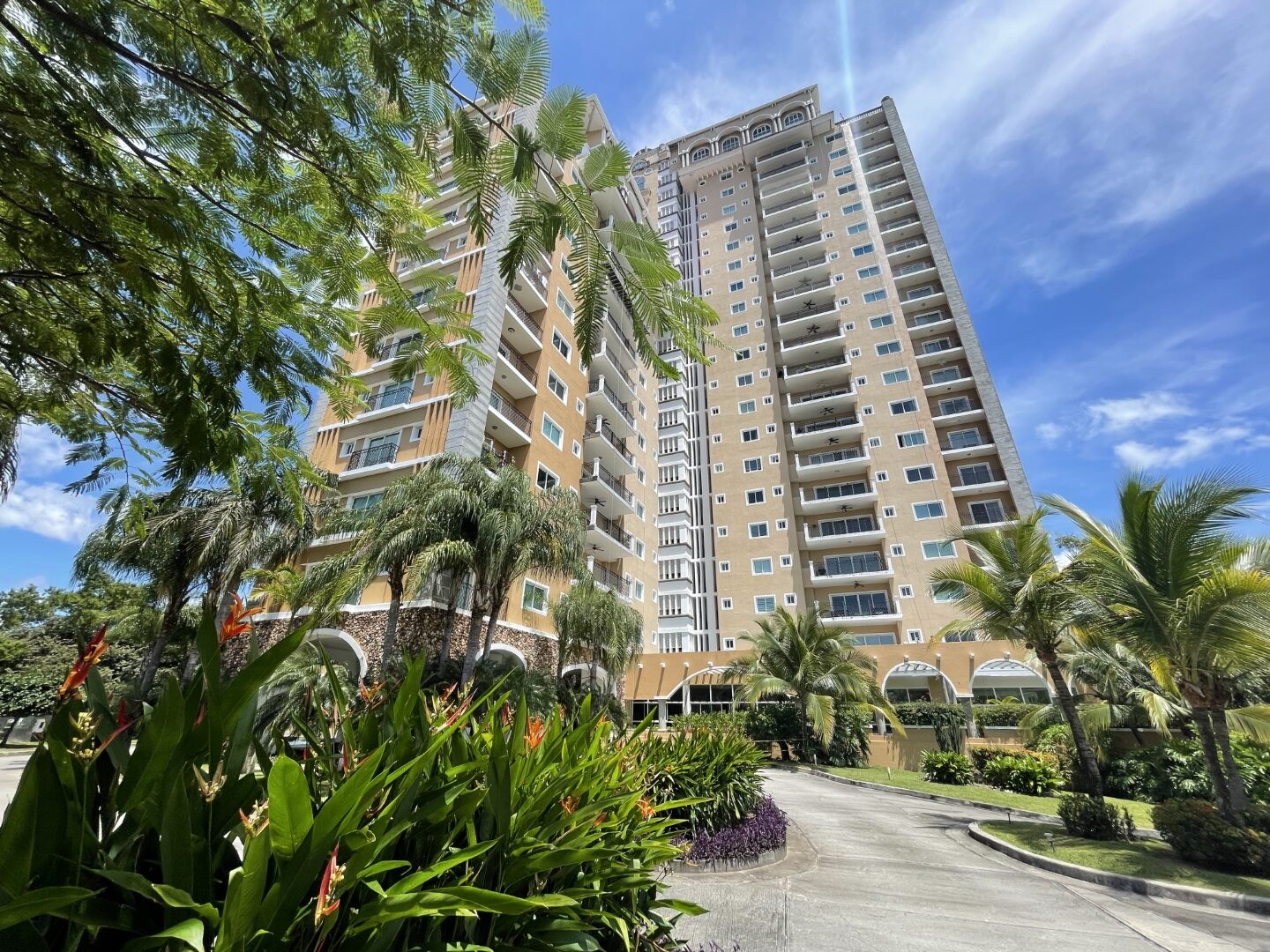 5th FLOOR APARTMENT FOR RENT IN PH EL ALCAZAR, CORONADO GOLF, CORONADO